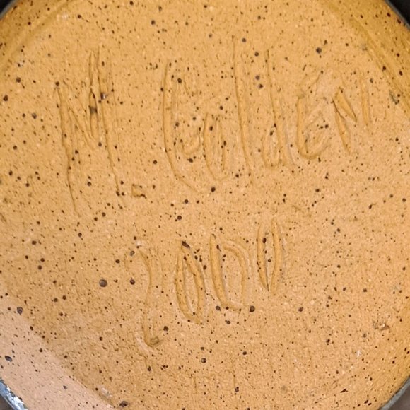 HANDMADE POTTERY VASE - Picture 7 of 9